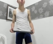 andrew_2811 is a  year old male webcam sex model.