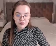 radiantfairy is a 18 year old female webcam sex model.