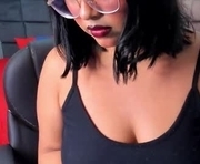 camimiler is a 19 year old female webcam sex model.