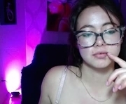 nikkolle_huyt is a 22 year old female webcam sex model.