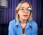 deannmaslen is a 18 year old female webcam sex model.