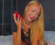 lizzy_meoww is a 20 year old female webcam sex model.