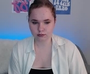 sireen_kiss is a 19 year old female webcam sex model.
