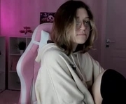 agnes_passero is a 18 year old female webcam sex model.