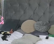 lolabuttie is a 20 year old female webcam sex model.