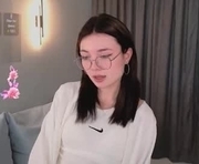 doris_lewis is a 18 year old female webcam sex model.