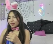 isabela_tay is a 18 year old female webcam sex model.