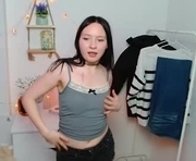 kira2kiss is a 18 year old female webcam sex model.