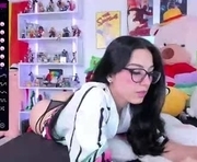 emmarosse11 is a 20 year old female webcam sex model.