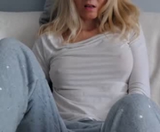 s_mailleee is a 46 year old female webcam sex model.