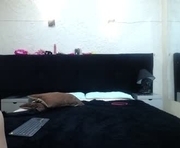 dakotha_90 is a 18 year old female webcam sex model.