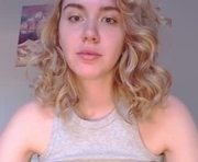 amoremeoww is a 18 year old female webcam sex model.