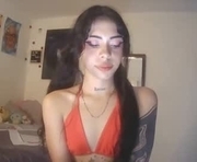 misstomie_ is a 19 year old female webcam sex model.