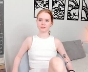 mayesse is a 18 year old female webcam sex model.