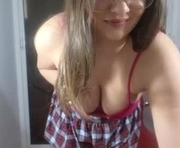 boom_lora is a 21 year old female webcam sex model.