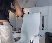 magic_scarlet is a 25 year old female webcam sex model.