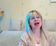 susienoreen is a 50 year old female webcam sex model.