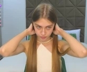 sonyabirch is a 18 year old female webcam sex model.