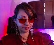 serena_xyz is a 35 year old female webcam sex model.