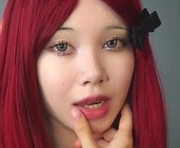 miagloww is a 18 year old female webcam sex model.
