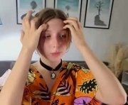 jeninedapinto is a 18 year old female webcam sex model.