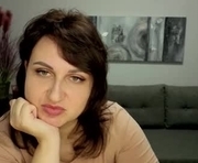 helen_rossi is a 34 year old female webcam sex model.