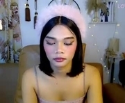 extremelian is a 18 year old shemale webcam sex model.