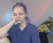 mariel_a_gold is a 22 year old female webcam sex model.