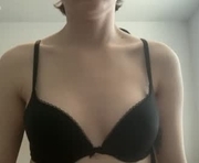 kaylynbryn is a 22 year old female webcam sex model.