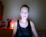 queen_vv is a 44 year old female webcam sex model.