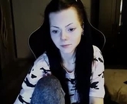 jazzminneluvv is a 31 year old female webcam sex model.
