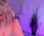 mariemlui is a 20 year old female webcam sex model.