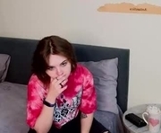 udeleclive is a 18 year old female webcam sex model.