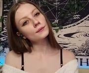 casey_greets is a 18 year old female webcam sex model.