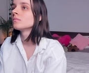 shimmering_stars is a 18 year old female webcam sex model.