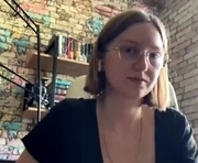 earleneaxley is a 18 year old female webcam sex model.