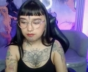 alana_v_ is a  year old female webcam sex model.