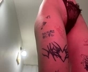 novanoirr is a 19 year old female webcam sex model.