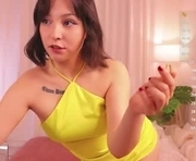 honeymoan_ is a 20 year old female webcam sex model.