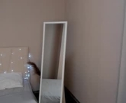 lariel_fox is a 18 year old female webcam sex model.