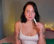 burn_lissa is a 19 year old female webcam sex model.