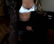 flyygirl24 is a 26 year old shemale webcam sex model.