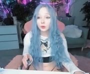 littleflufflepuff is a 21 year old female webcam sex model.