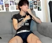 mateoelf is a 18 year old male webcam sex model.