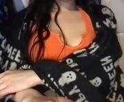 cum4angela is a 18 year old female webcam sex model.
