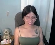 pinay_ayesha_onboard is a  year old female webcam sex model.