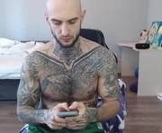 maxi_foxxx is a 30 year old male webcam sex model.