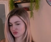 wendy_shein is a 18 year old female webcam sex model.