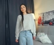 zarabeamer is a 18 year old female webcam sex model.