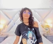 selenareyess is a 19 year old female webcam sex model.
